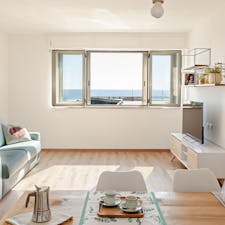 Apartment for rent for €1,547 per month in Livorno, Viale Italia