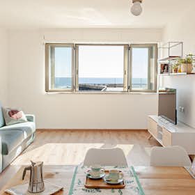 Apartment for rent for €1,653 per month in Livorno, Viale Italia