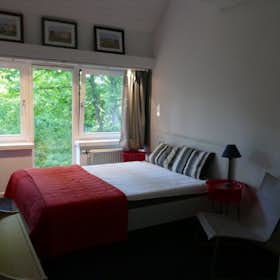 Private room for rent for €720 per month in Watermael-Boitsfort, Avenue Léopold Wiener