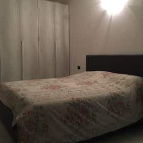 Privé kamer te huur voor € 500 per maand in Abbiategrasso, Via Enrico Fermi