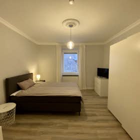 Private room for rent for €705 per month in Stuttgart, Lehenstraße