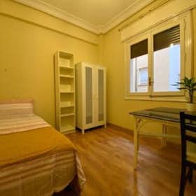 Private room for rent for €730 per month in Madrid, Avenida de Filipinas