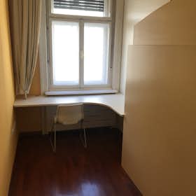Private room for rent for €560 per month in Ljubljana, Beethovnova ulica