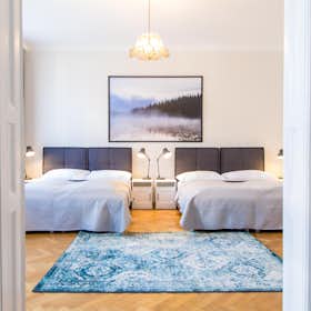 Apartment for rent for €3,200 per month in Vienna, Erdbergstraße