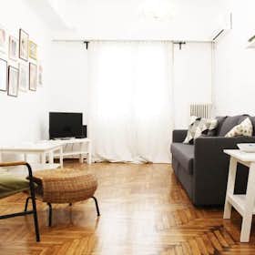 公寓 正在以 €830 的月租出租，其位于 Athens, Iliodorou