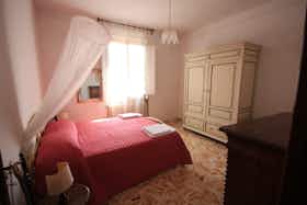 Apartment for rent for €1,000 per month in Impruneta, Via Montecchio