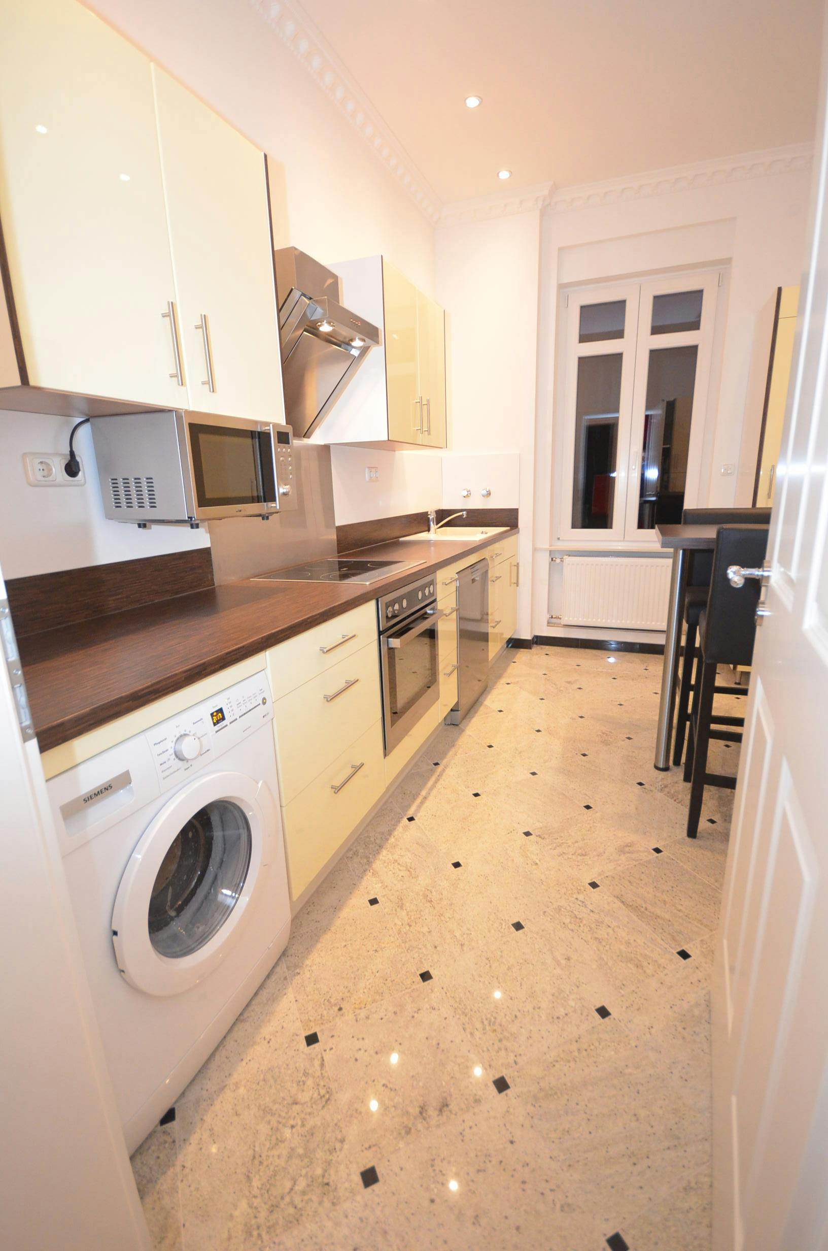 Apartment Frankfurt Am Main, 1 bed, 18m² — photo 1
