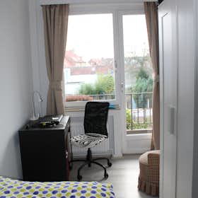 Private room for rent for €625 per month in Woluwe-Saint-Lambert, Avenue Baden Powell