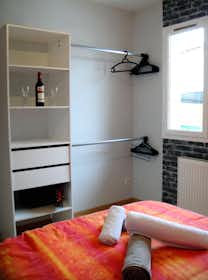 Cameră privată de închiriat pentru 600 EUR pe lună în Saint-Médard-en-Jalles, Rue Stendhal