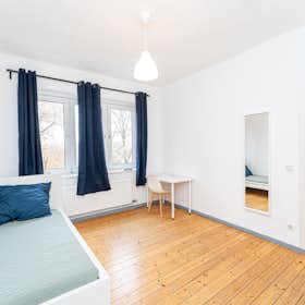 Отдельная комната сдается в аренду за 720 € в месяц в Berlin, Friedrichsbrunner Straße