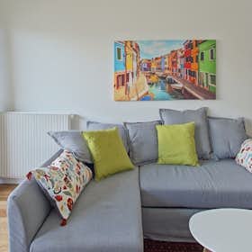 Apartment for rent for €1,830 per month in Paris, Rue Rémy Dumoncel