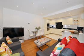 Apartment for rent for £6,705 per month in London, Queensborough Terrace