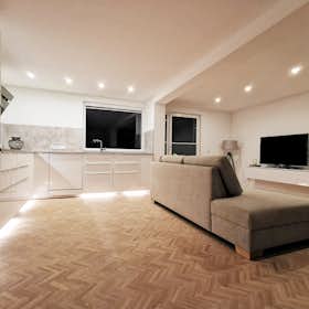 Appartement te huur voor € 2.400 per maand in Schauenburg, Goldbergweg