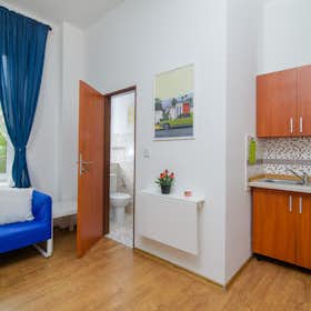 Studio for rent for CZK 20,900 per month in Prague, Čestmírova