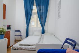 Studio for rent for €788 per month in Prague, Čestmírova