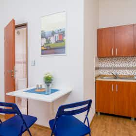 单间公寓 正在以 CZK 21,803 的月租出租，其位于 Prague, Čestmírova