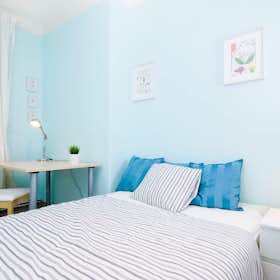 Private room for rent for €712 per month in Prague, Bubenská