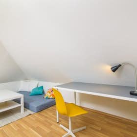 Private room for rent for €676 per month in Prague, Na Jezerce
