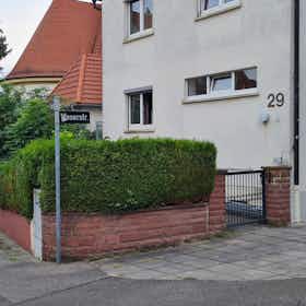 Appartement à louer pour 1 800 €/mois à Stuttgart, Oderstraße