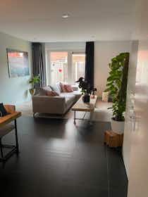 房源 正在以 €1,540 的月租出租，其位于 Hengelo, Langelermaatweg