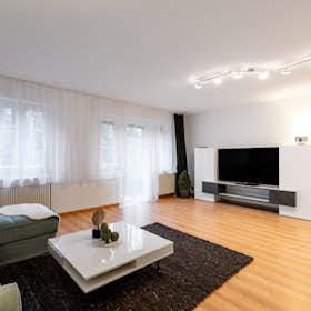 Apartment for rent for €2,490 per month in Hürth, Helene-Weber-Weg