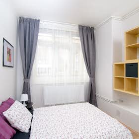 Private room for rent for CZK 18,472 per month in Prague, Jirsíkova