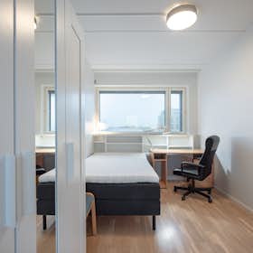 Private room for rent for €870 per month in Helsinki, Jätkäsaarenkuja