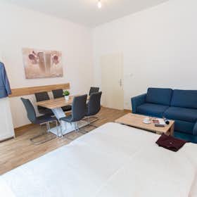 Apartment for rent for €1,450 per month in Vienna, Enenkelstraße