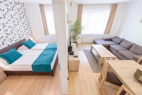 Apartamento en alquiler por 980.605 HUF al mes en Budapest, Kisfaludy utca