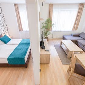 公寓 正在以 HUF 994,263 的月租出租，其位于 Budapest, Kisfaludy utca