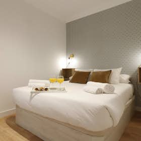 Apartment for rent for €2,925 per month in Madrid, Calle de Saavedra Fajardo