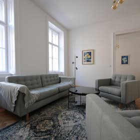 Apartment for rent for €2,890 per month in Vienna, Pfefferhofgasse