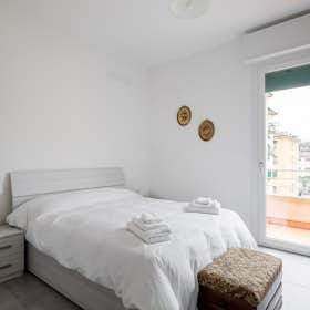 Apartment for rent for €1,500 per month in Bologna, Via Gian Lorenzo Bernini