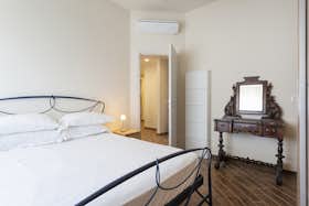 公寓 正在以 €1,840 的月租出租，其位于 Genoa, Via Quinto