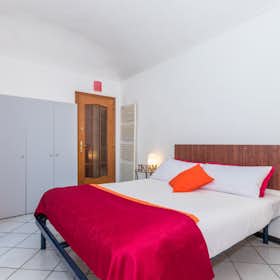 Appartement te huur voor € 1.750 per maand in Turin, Corso Tortona