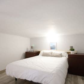 Private room for rent for €850 per month in Barcelona, Carrer Nou de Sant Francesc
