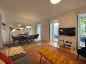 Apartment for rent for €2,200 per month in Lisbon, Travessa dos Fiéis de Deus
