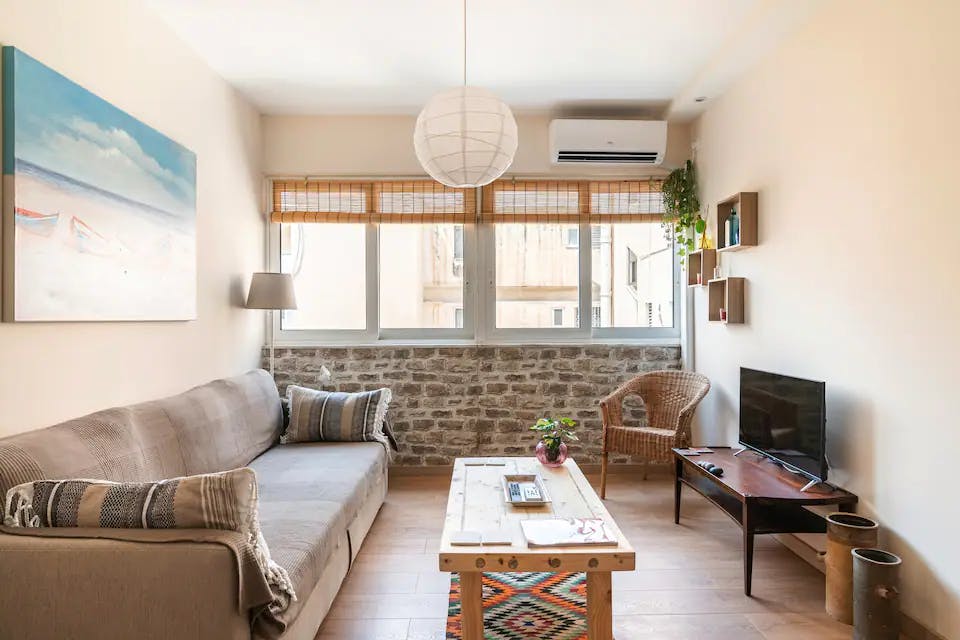 Apartment for rent for €800 per month in Athens, Trikoupi Charilaou