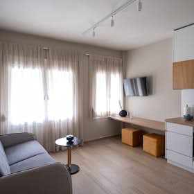 Apartment for rent for €1,800 per month in Athens, Didotou