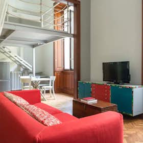 Apartment for rent for €2,800 per month in Milan, Via Francesco Londonio