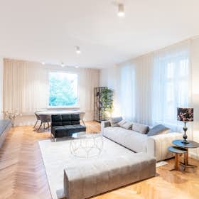 Apartment for rent for €3,700 per month in Berlin, Krausnickstraße