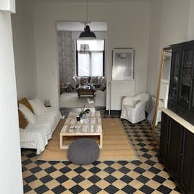 Mehrbettzimmer zu mieten für 349 € pro Monat in Pont-à-Celles, Rue Albert 1er