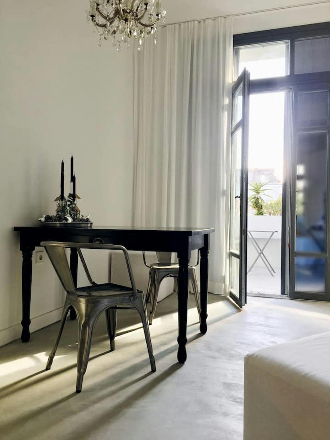 Achaion, Athens preview