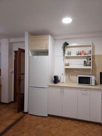 Privé kamer te huur voor € 300 per maand in Valença, Rua Val Flores