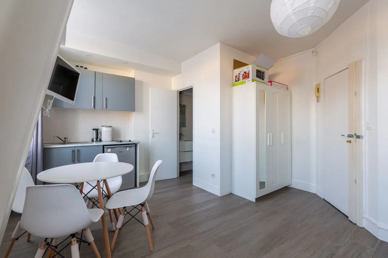 Apartment in Rue du Faubourg Saint-Honoré, Paris (1239167) ROOM 1