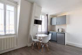 Studio for rent for €2,399 per month in Paris, Rue du Faubourg Saint-Honoré