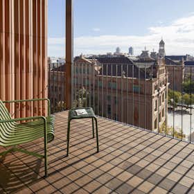 Apartment for rent for €6,600 per month in Barcelona, Avinguda de Vilanova