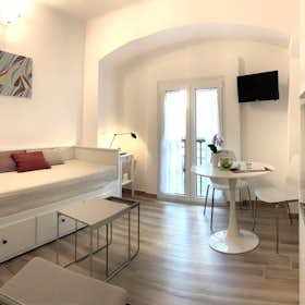Studio for rent for €1,333 per month in Milan, Via Savona