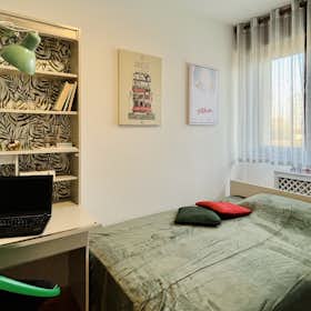 Privé kamer te huur voor € 450 per maand in Padova, Via Fratelli Carraro