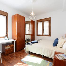 Private room for rent for €530 per month in Bilbao, Zabalbide kalea